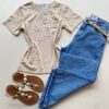 T-shirt Feminina Manga Curta Lois com Bordado Bege - Fernanda Ramos Store