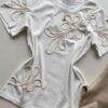 T-shirt Feminina Manga Curta Lois com Bordado Off White - Fernanda Ramos Store