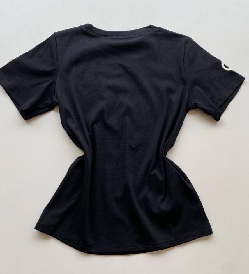 T-shirt Feminina Manga Curta Lois com Bordado Preto - Fernanda Ramos Store