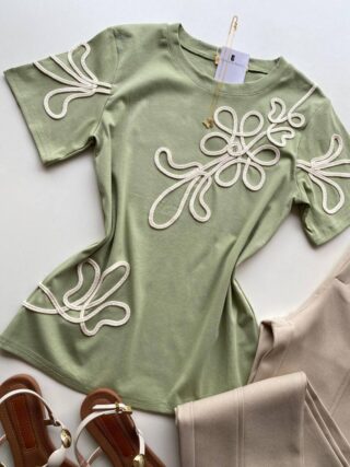 T-shirt Feminina Manga Curta Lois com Bordado Verde - Fernanda Ramos Store