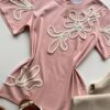 T-shirt Feminina Manga Curta Lois com Bordado Rosé - Fernanda Ramos Store