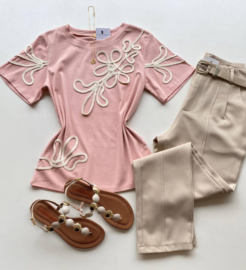 T-shirt Feminina Manga Curta Lois com Bordado Rosé - Fernanda Ramos Store