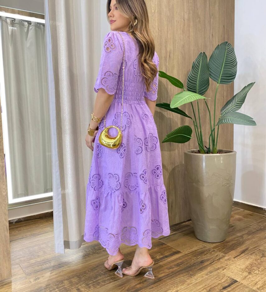 Vestido Feminino Ângela Midi Manga 3/4 Detalhe em Guipir Lilás - Fernanda Ramos Store
