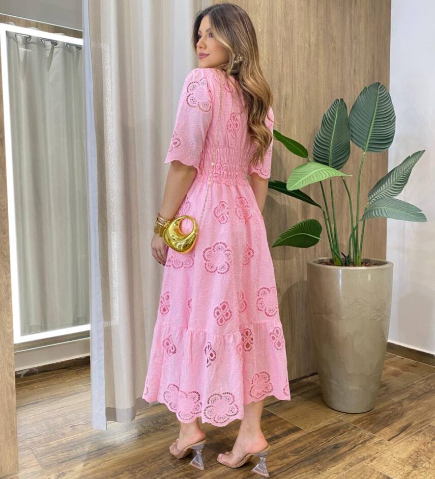 Vestido Feminino Ângela Midi Manga 3/4 Detalhe em Guipir Rosa - Fernanda Ramos Store