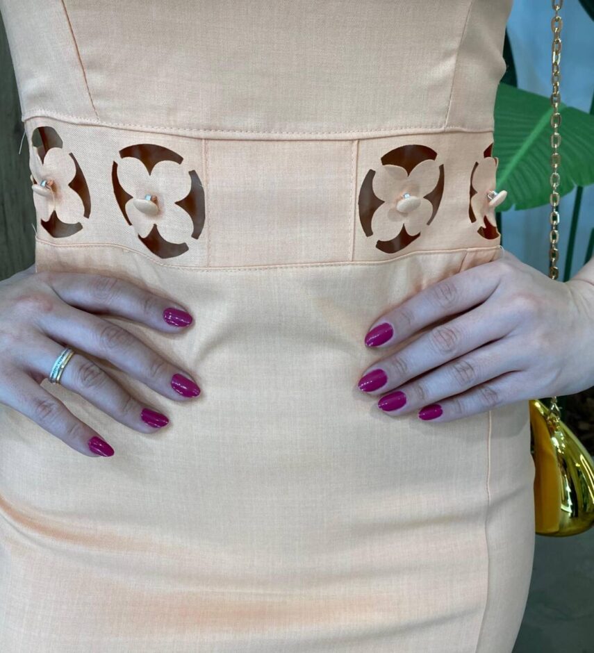 Vestido Longo Magie com Bojo Detalhe em Flores e Fenda Lateral - Fernanda Ramos Store